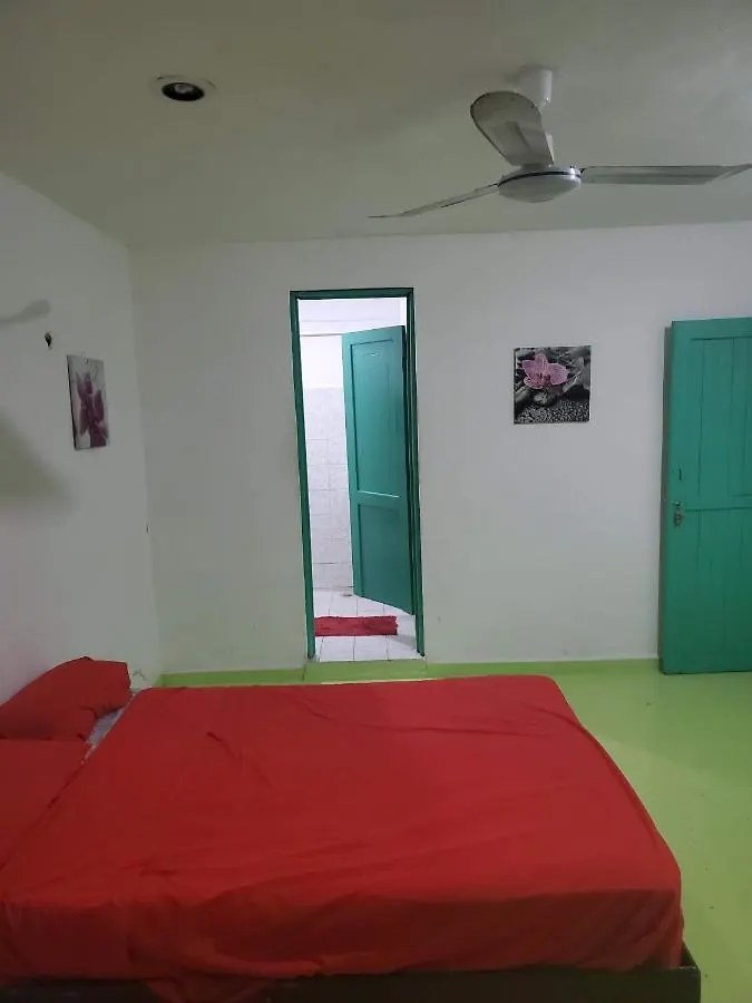 דירות איסלה מוחרס Charly House